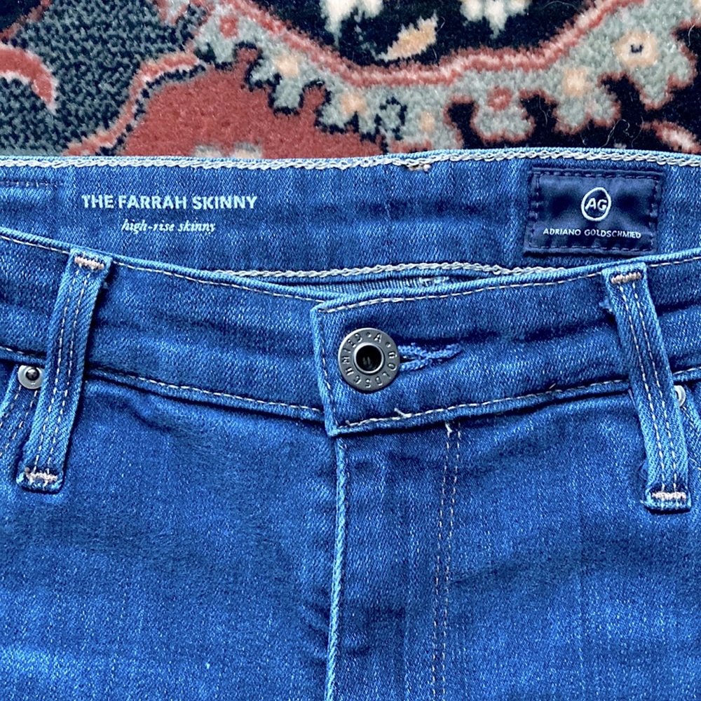 AG The Farrah High-Rise Skinny Size 28R
